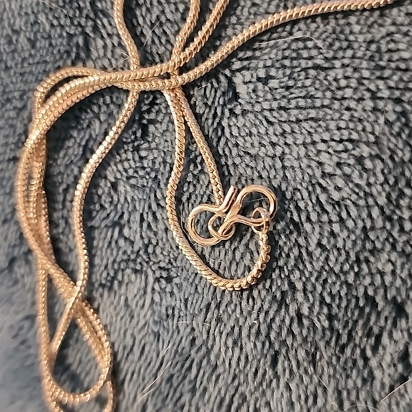 Sterling silver necklace with chrysocolla pendant. - Picture 3 of 3